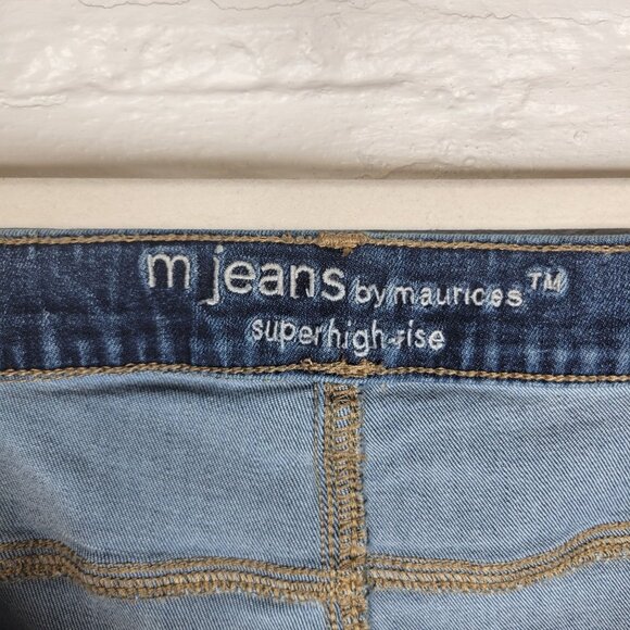 M Jeans By Maurices Women's Size 18W Super High Rise Distressed - Picture 4 of 5